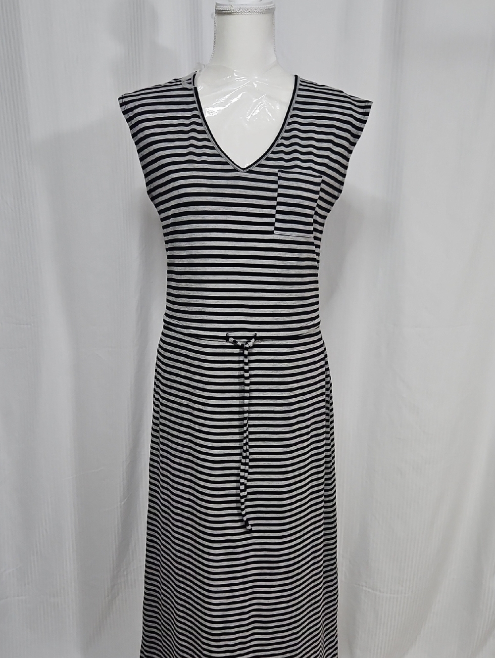 GAP Striped V-Neck Maxi Dress - Picture 2 of 8